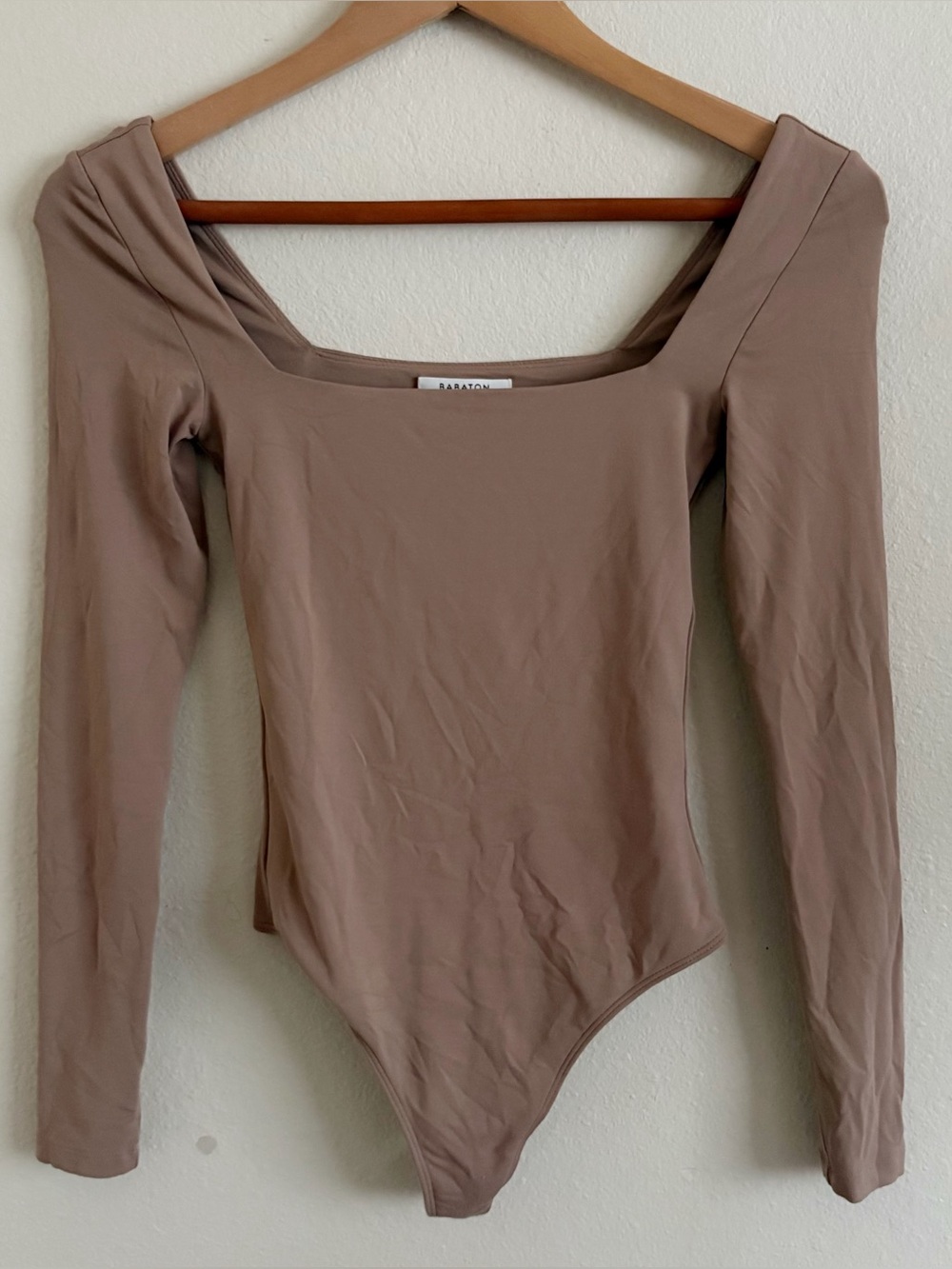 Babaton Aritzia Square Neck Long Sleeve Bodysuit Size XS Tan